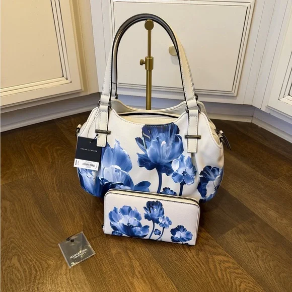 Vera Wang Floral Blue and White Handbag Set - Picture 1 of 10